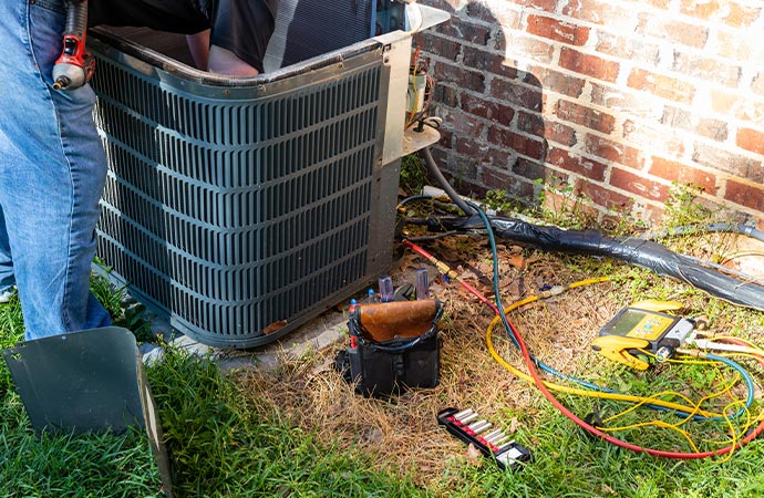 Maintaining AC by expert professional
